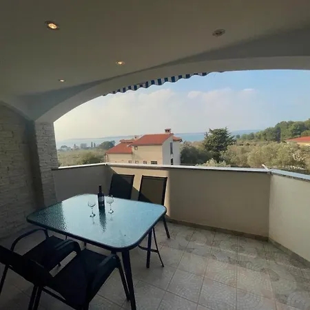 Apartmani Krajnovic Fazana Exterior photo